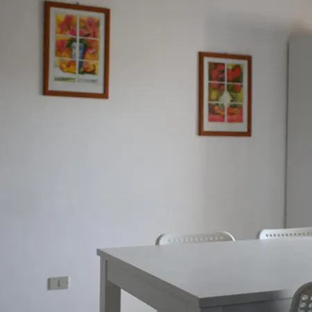 S076 - Sirolo, Bilocale In Centro, Con Terrazzo E Aria Condizionata! Сироло