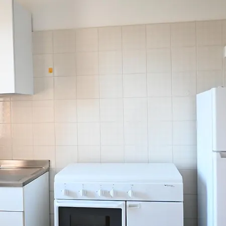 S076 - Sirolo, Bilocale In Centro, Con Terrazzo E Aria Condizionata! Сироло